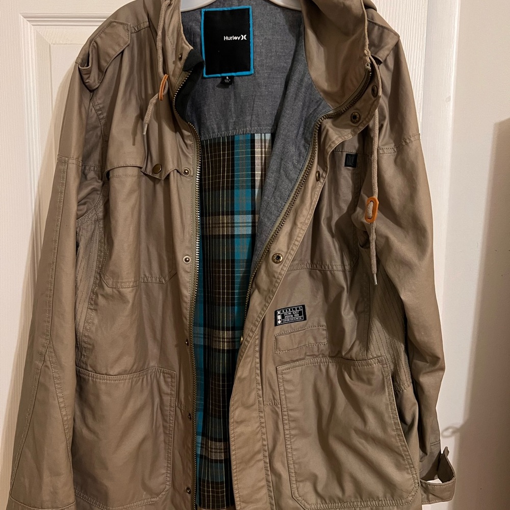 Men’s Large Hurley rain jacket.
